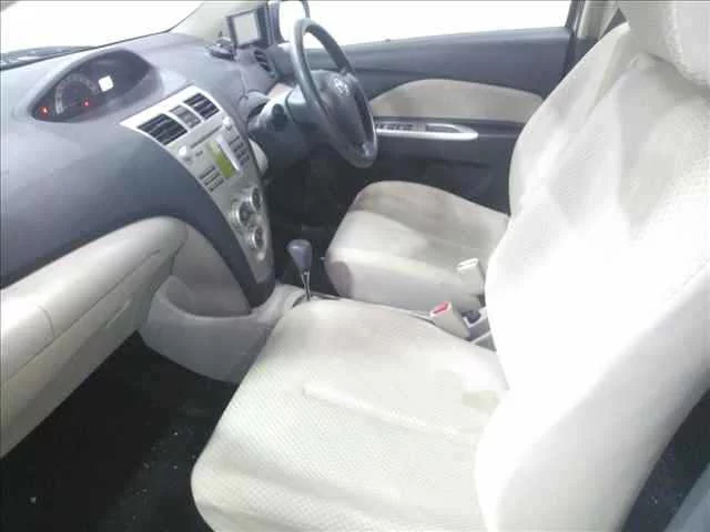 Toyota Belta  с аукциона в Японии