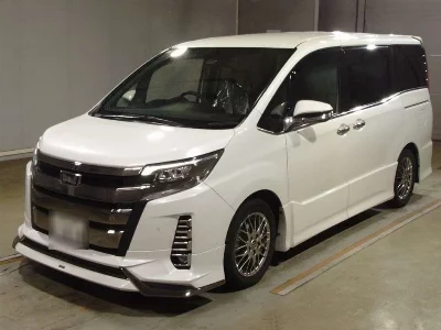 TOYOTA NOAH