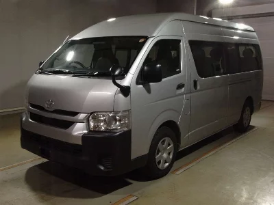 TOYOTA HIACE COMMUTER