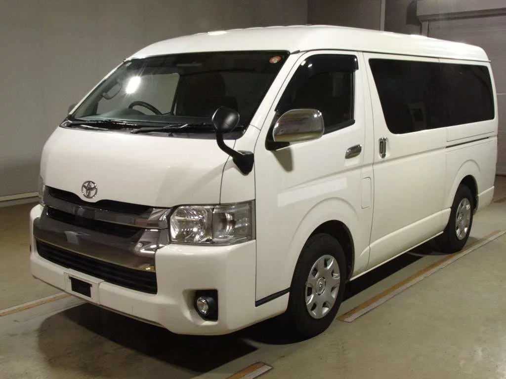 Toyota RegiusAce  с аукциона в Японии