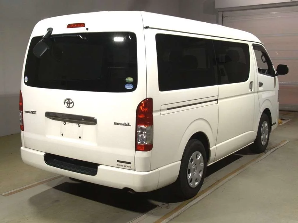 Toyota RegiusAce  с аукциона в Японии