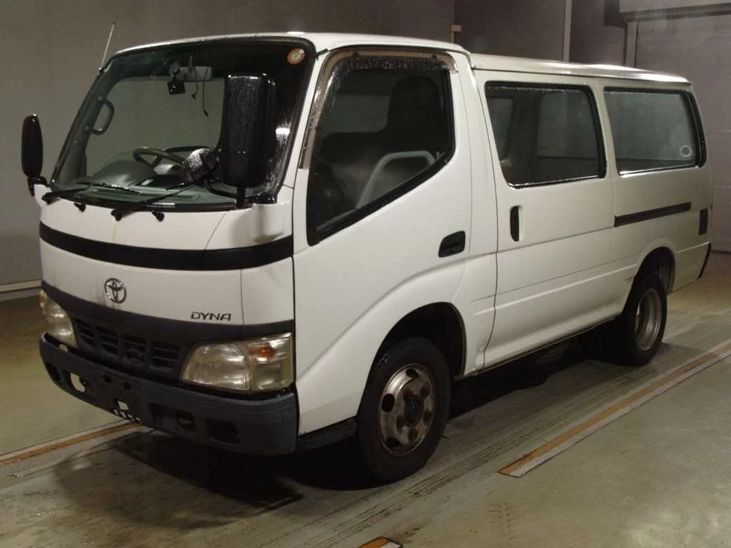 Toyota Dyna  с аукциона в Японии