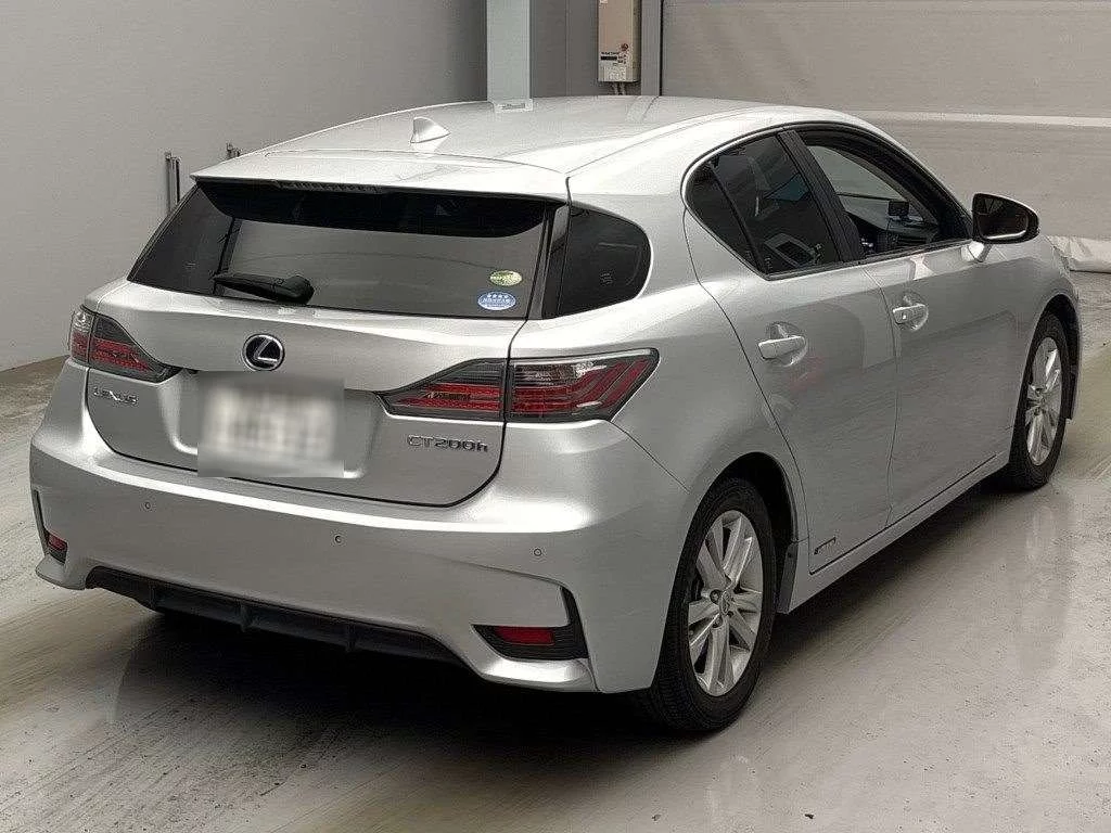 Lexus CT200h  с аукциона в Японии