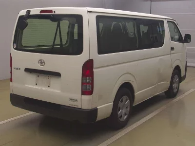 TOYOTA HIACE VAN