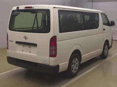TOYOTA HIACE VAN