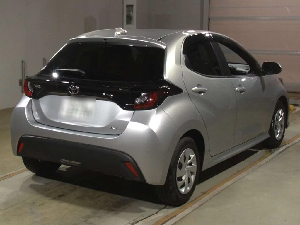 Toyota Yaris  с аукциона в Японии