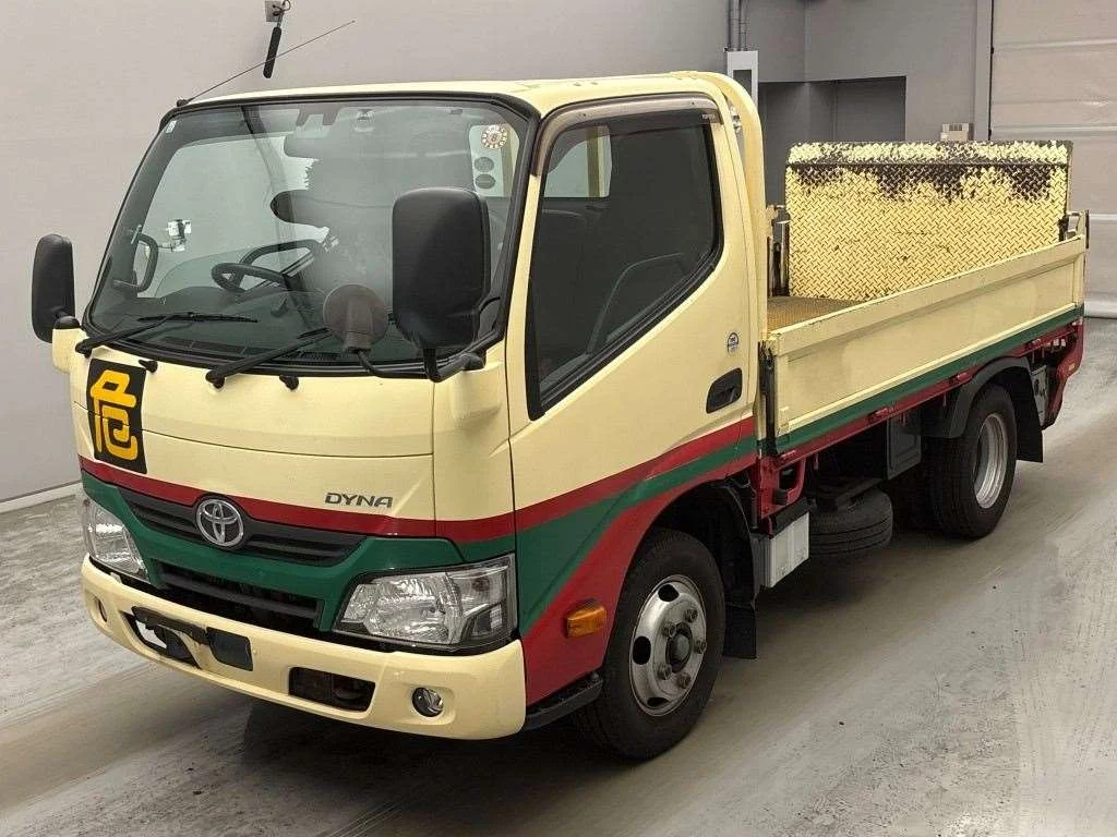 Toyota Dyna  с аукциона в Японии