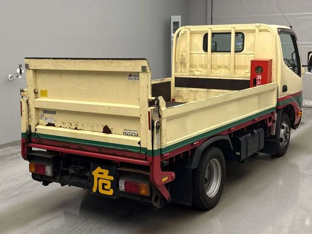 Toyota Dyna  с аукциона в Японии