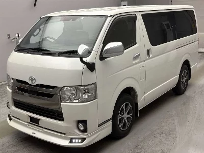 TOYOTA HIACE VAN