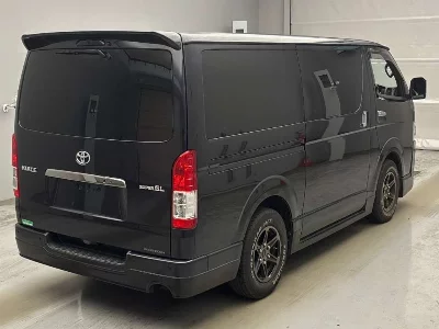 TOYOTA HIACE VAN