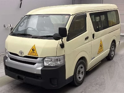 TOYOTA HIACE WAGON