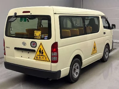 TOYOTA HIACE WAGON
