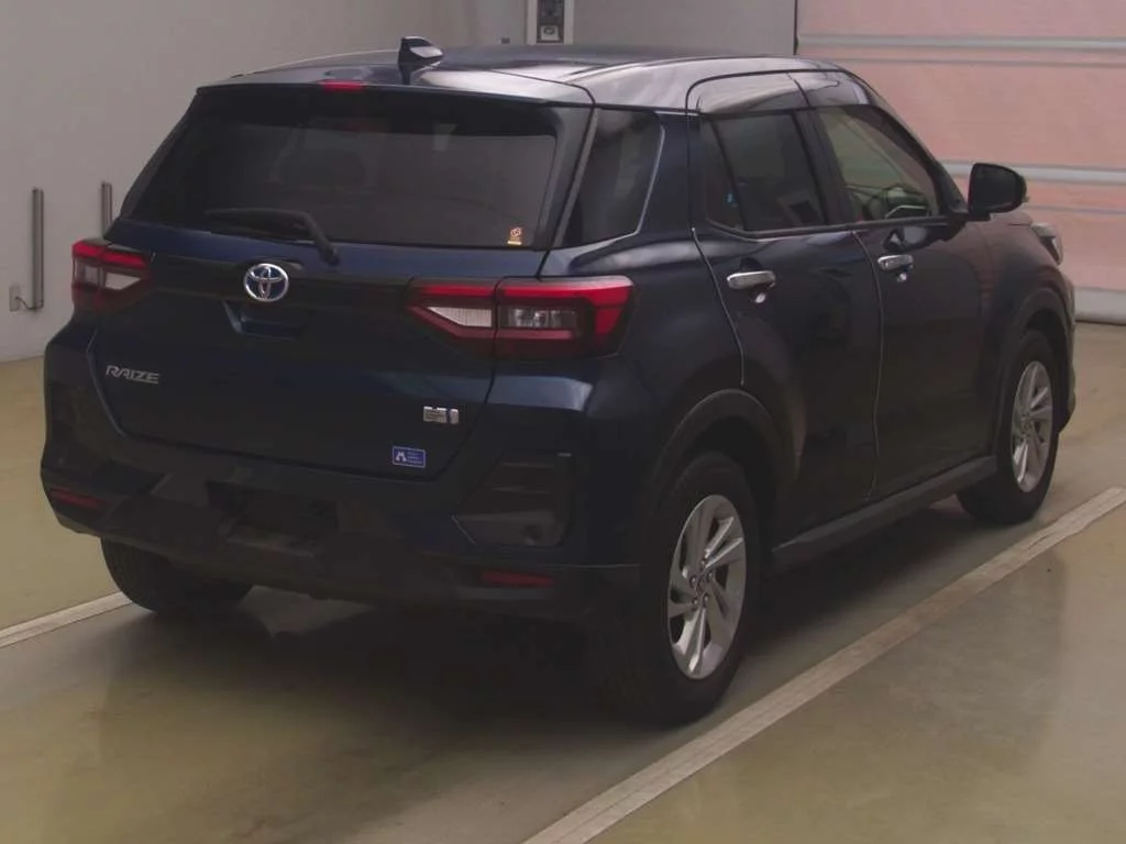 Toyota Raize  с аукциона в Японии