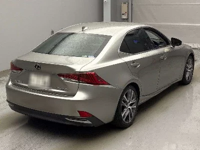 LEXUS IS