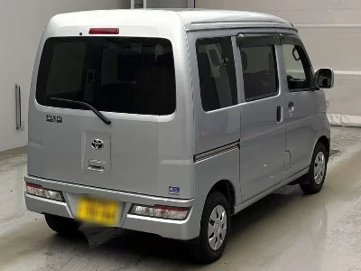 TOYOTA PIXIS VAN