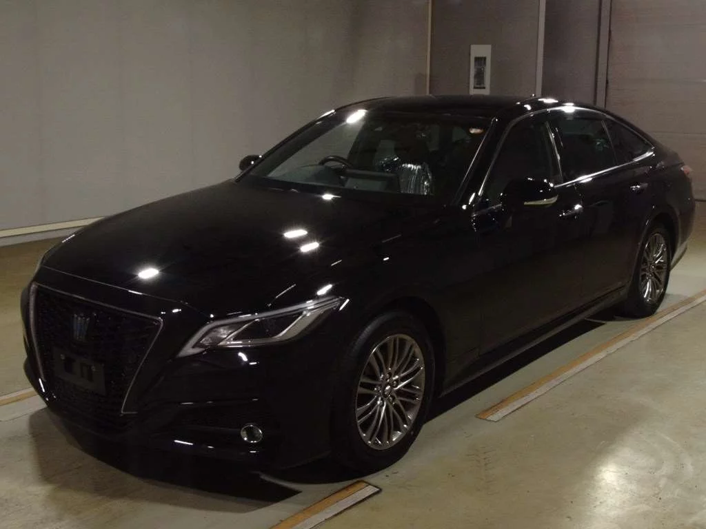 Toyota Crown Sport  с аукциона в Японии