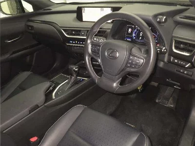 Lexus UX200