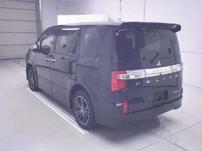 MITSUBISHI DELICA D:5
