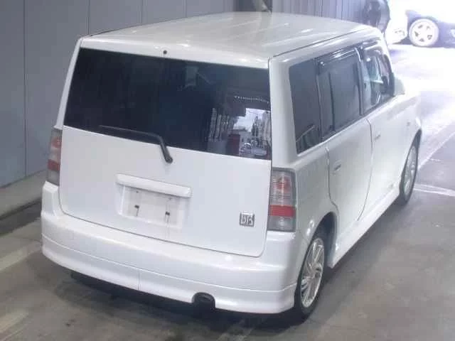 Toyota bB  с аукциона в Японии