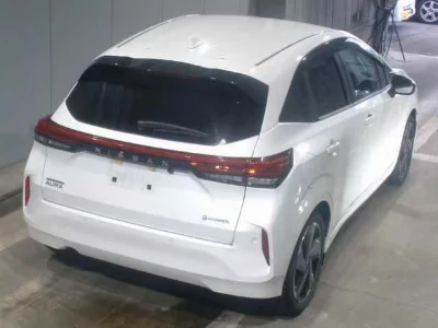 Nissan Aura