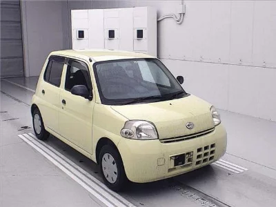 Daihatsu Esse