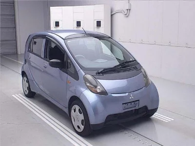 Mitsubishi i