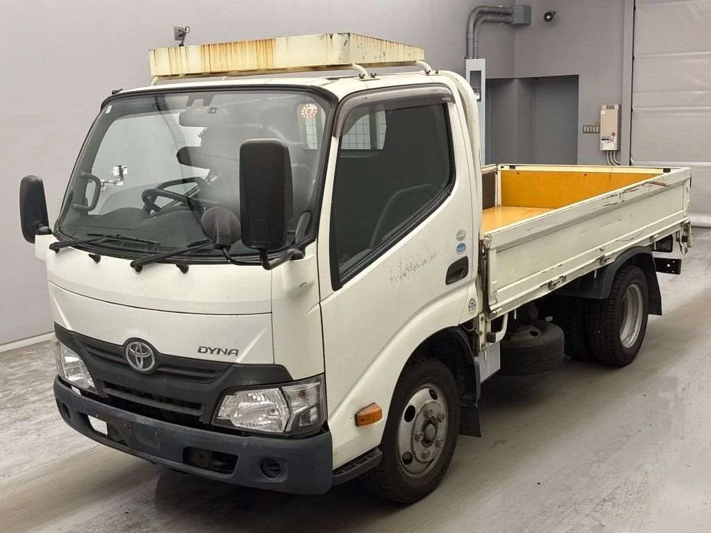 Toyota Dyna  с аукциона в Японии