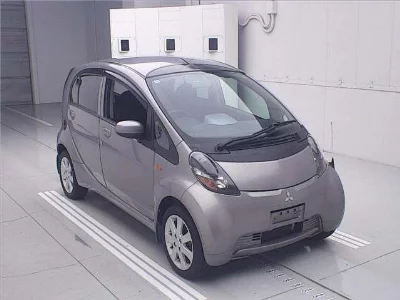 Mitsubishi i