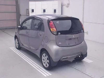 Mitsubishi i