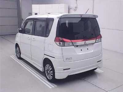 Mitsubishi Delica D:2