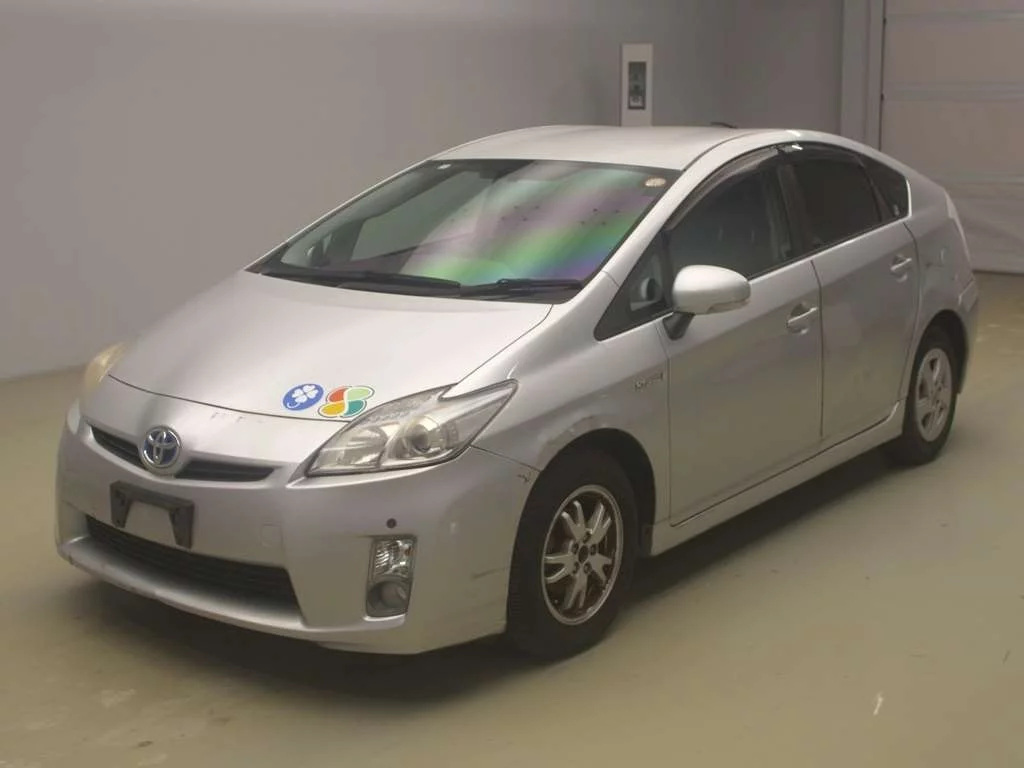 Toyota Prius  с аукциона в Японии