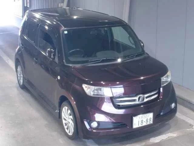 Toyota bB  с аукциона в Японии