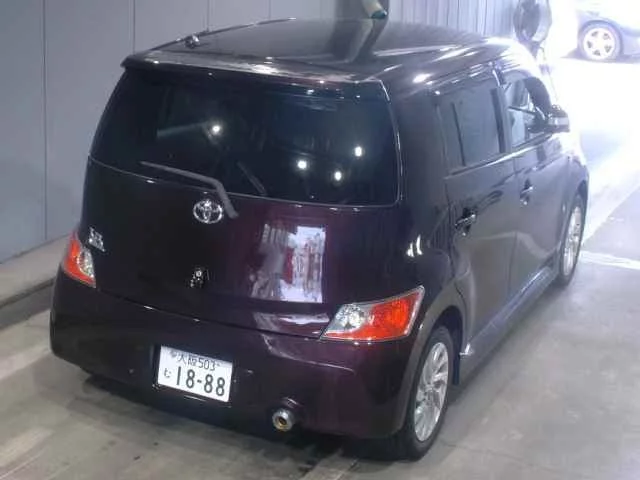 Toyota bB  с аукциона в Японии
