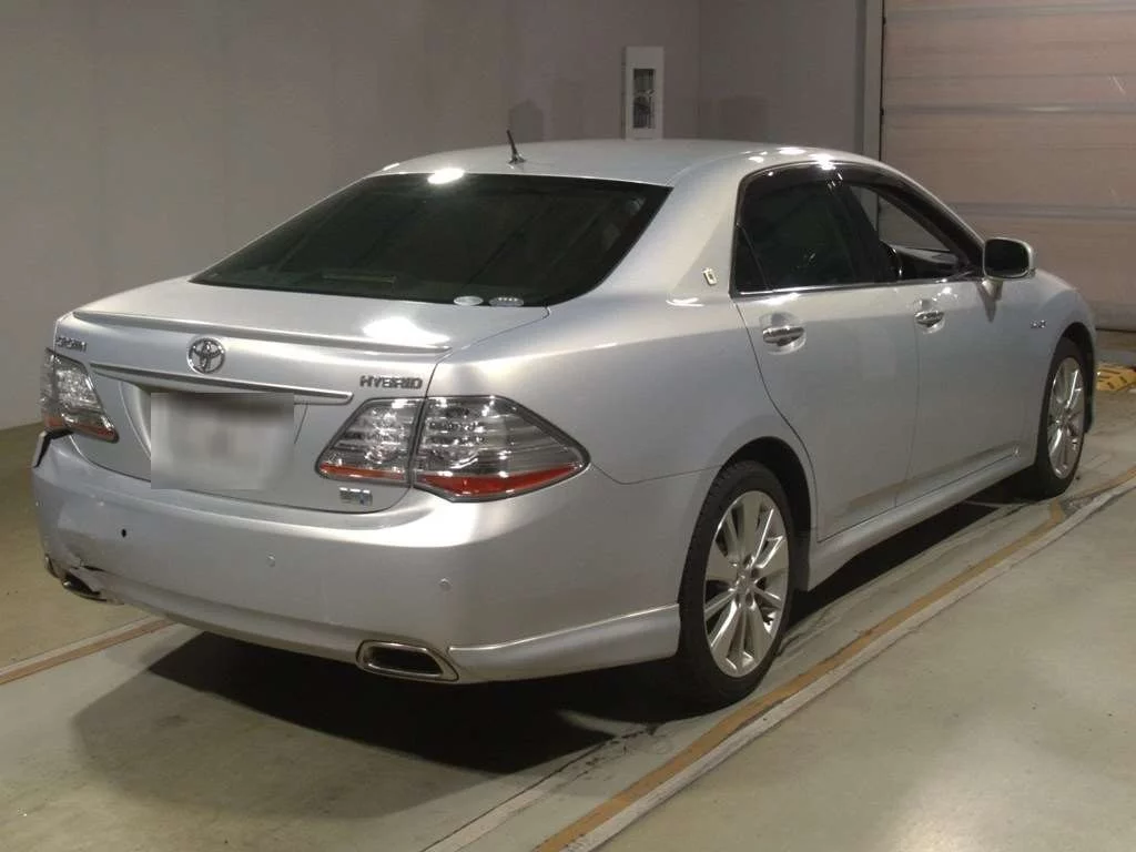 Toyota Crown  с аукциона в Японии