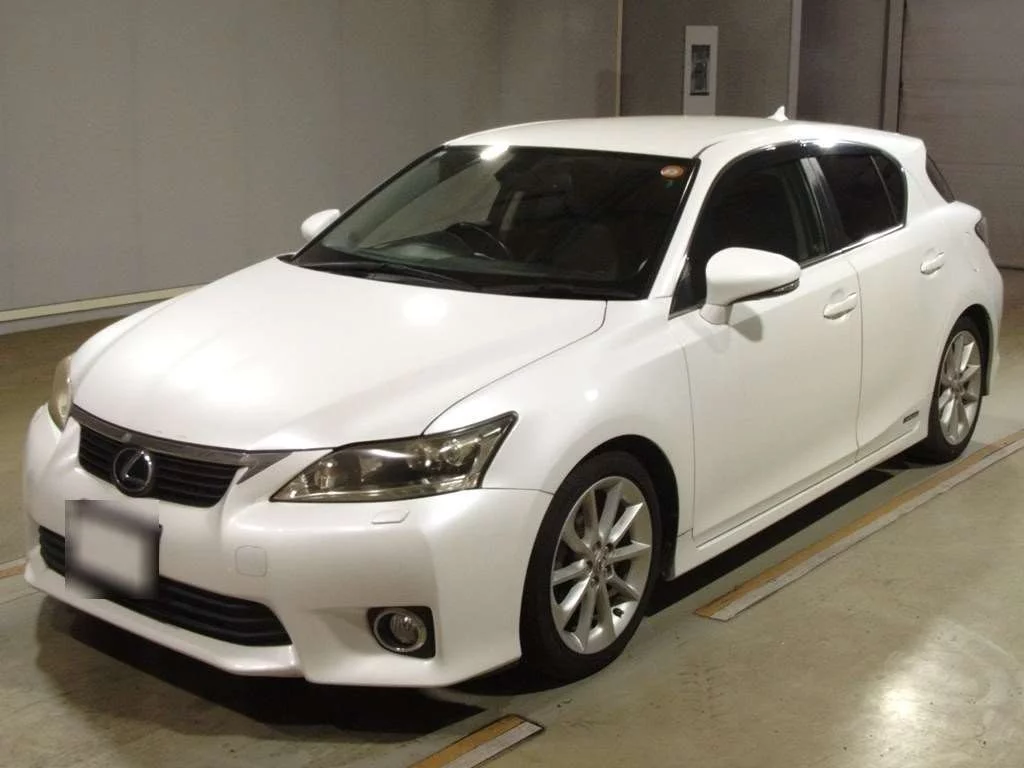 Lexus CT200h  с аукциона в Японии