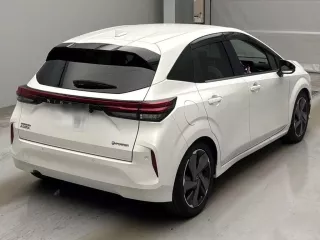 Nissan Aura