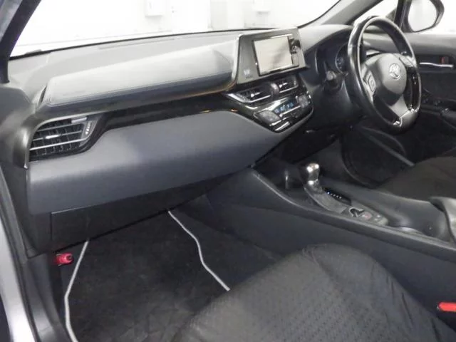 Toyota C-HR  с аукциона в Японии