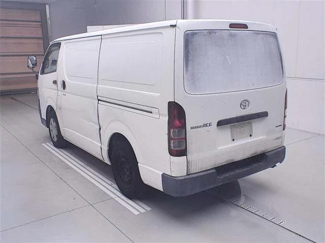 Toyota RegiusAce  с аукциона в Японии