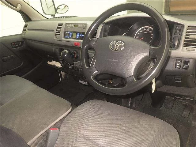 Toyota RegiusAce  с аукциона в Японии