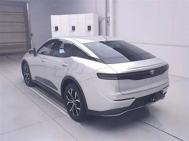 Toyota Crown Crossover  с аукциона в Японии