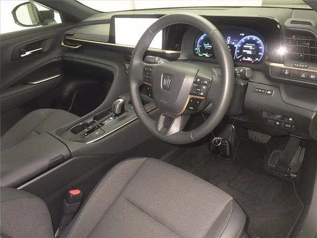 Toyota Crown Crossover  с аукциона в Японии