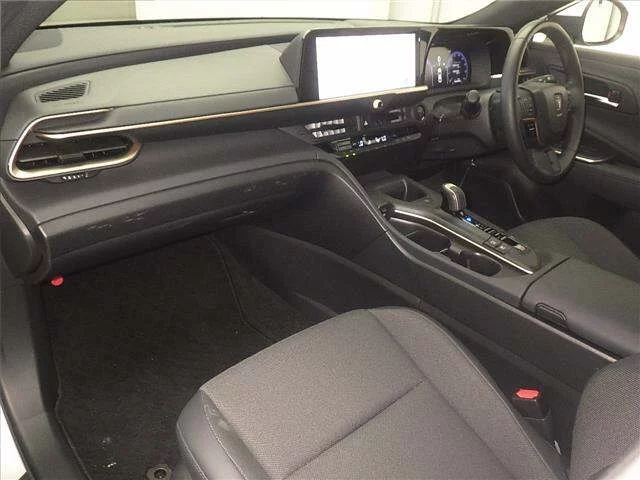 Toyota Crown Crossover  с аукциона в Японии