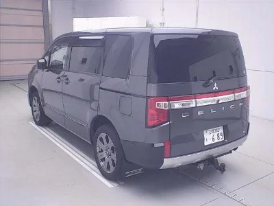 MITSUBISHI DELICA D:5