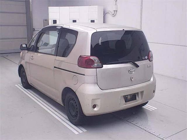 Toyota Porte  с аукциона в Японии