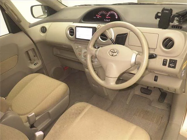 Toyota Porte  с аукциона в Японии