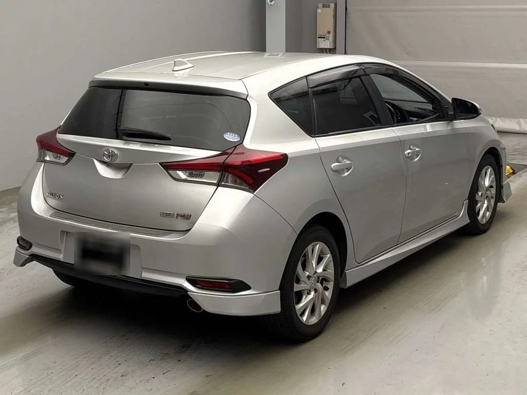Toyota Auris  с аукциона в Японии