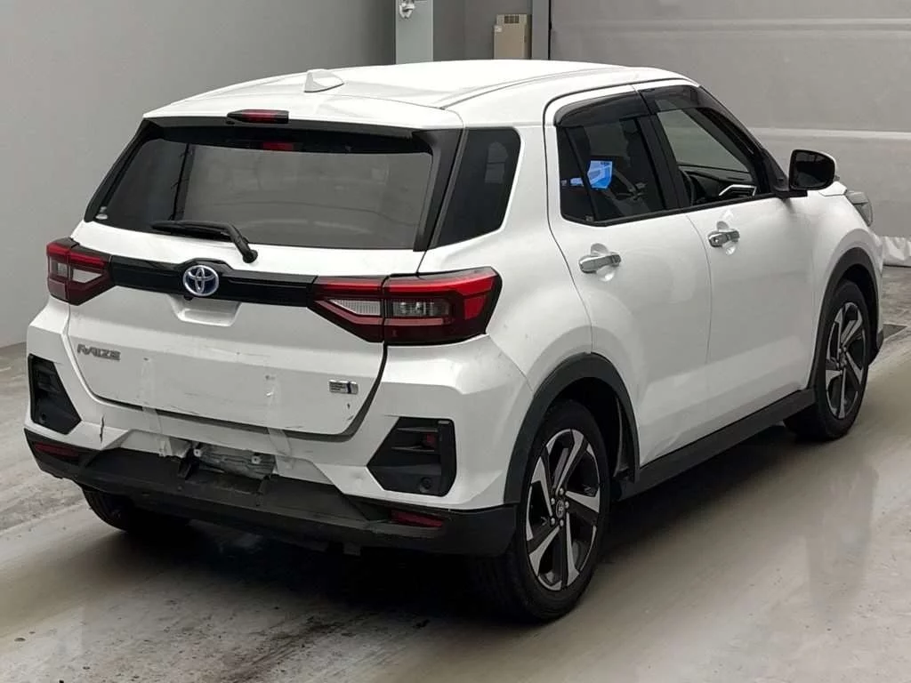 Toyota Raize  с аукциона в Японии