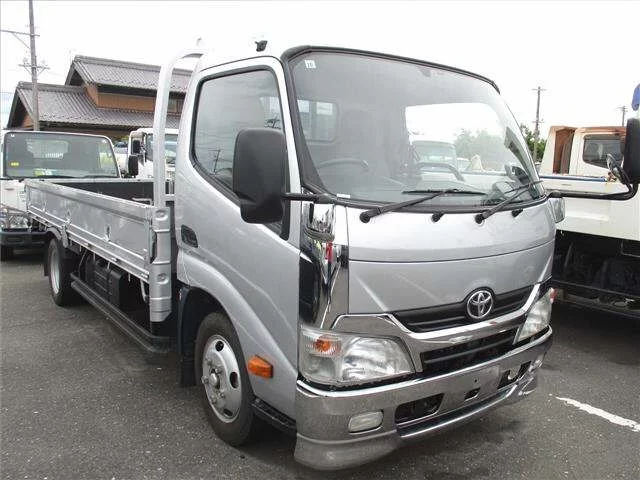 Toyota Dyna  с аукциона в Японии