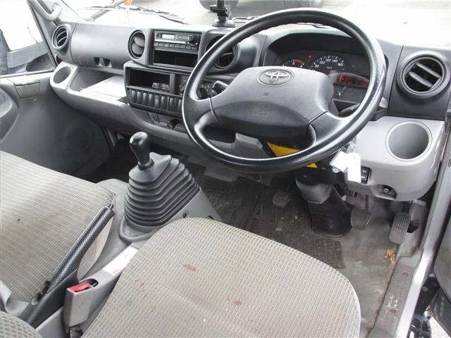 Toyota Dyna  с аукциона в Японии
