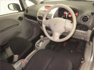 Mitsubishi i